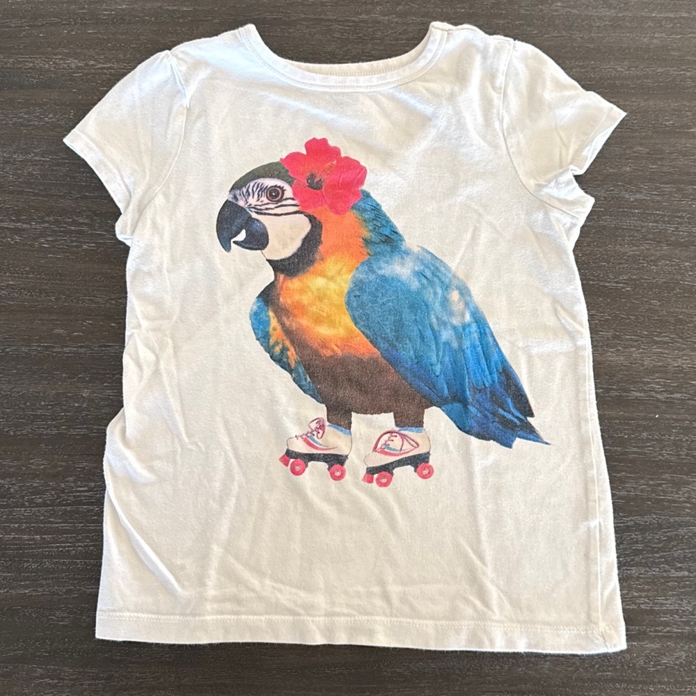 Crazy 8 Medium (7/8) Girls Parrot White T-shirt